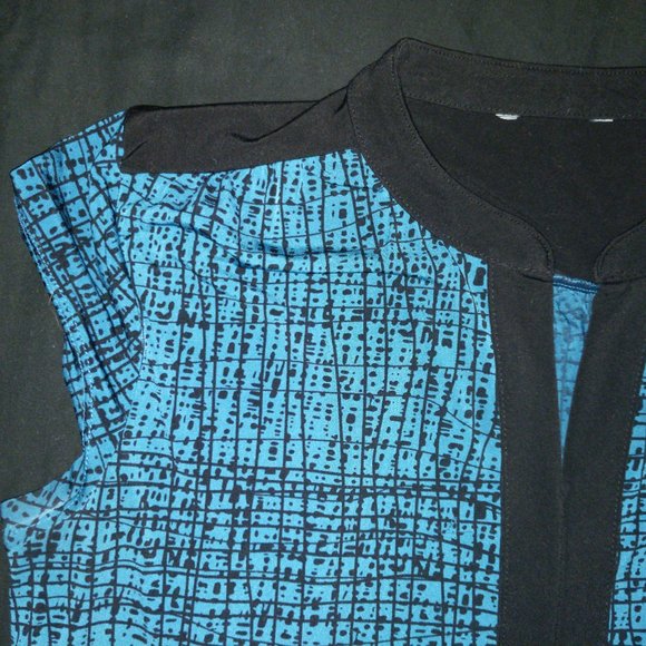 4/$20 | Black and Blue Abstract design Short Sleeve Blouse - Picture 3 of 7